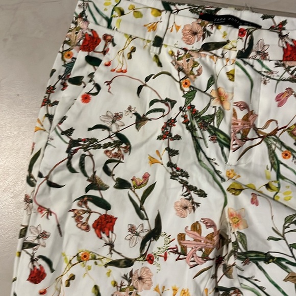 Zara small floral pants 728 - Picture 2 of 5